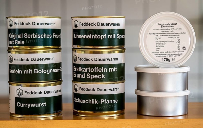 Emergency preparedness, food storage in a private household, long-life ready meals in tins, can be kept for up to 10 years, tinned bread