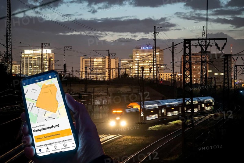 Symbolic image for NINA Warnapp, the Federal Office of Civil Protection and Disaster Assistance, warns the user of various dangers, disasters, storms, explosive ordnance, Essen, Germany, Europe