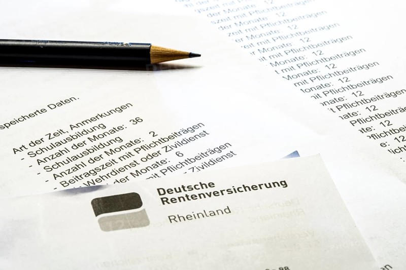 Symbolic image pension, pension information, assessment notice on contributions made to the statutory pension insurance and expected pension on reaching retirement age, notification from the German Pension Insurance to an insured person