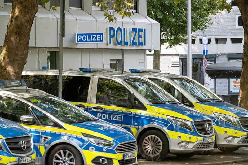 Police station, at Heinrich-Heine-Allee, old town police station, police vehicles, patrol cars, in front of the station, in Düsseldorf, North Rhine-Westphalia, Germany, Europe
