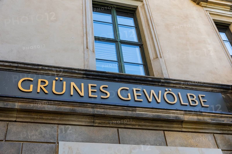 In December 2022, the Dresden public prosecutor's office, the Soko Epaulette and the LKA Saxony succeeded in recovering a significant proportion of the stolen goods taken during the burglary of the Historic Green Vault. Despite the ongoing seizure by the district court, it is now possible for the first time to exhibit the jewels in their original location and to experience the Historic Green Vault almost in its entirety., Presentation of the recovered jewels from the Historic Green Vault, Dresden, Saxony, Germany, Europe