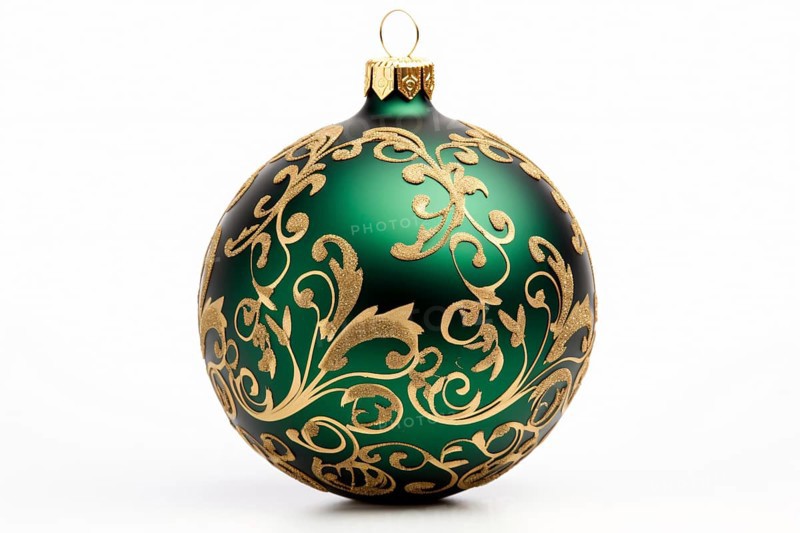 Single greena nd golden Christmas bauble ornament on white background. KI generiert, generiert AI generated