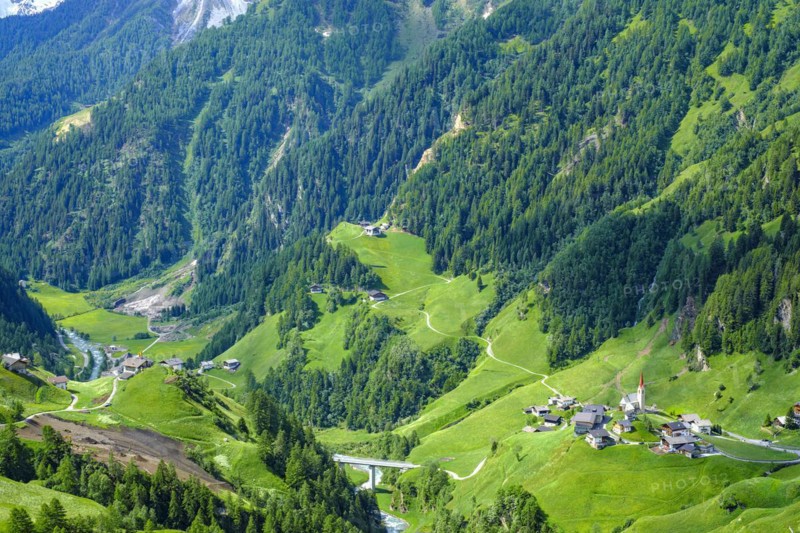 Picturesque mountain landscape and view over the Passeier Valley above Rabenstein, moss in Passeier, South Tyrol, Italy, Europe