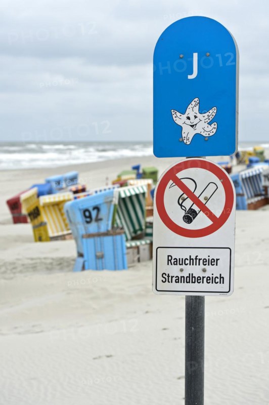 Smoke-free beach sign on the beach of Langeoog, East Frisian Islands, Lower Saxony, Germany, Europe