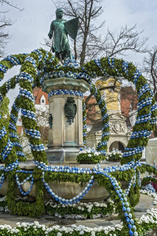 Hand-painted Easter eggs, decorated Easter fountain, Ludwigsbrunnen with statue of Emperor Ludwig IV the Bavarian, Easter market in front of Ingolstadt Castle, Ingolstadt, Upper Bavaria, Bavaria, Germany, Europe