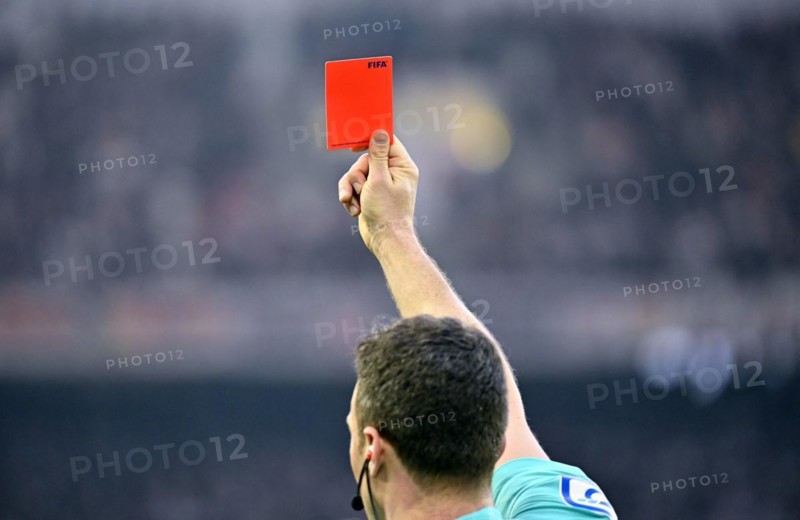 Close-up, referee Felix Zwayer shows red card, red, sending off, logo, FIFA, MHPArena, MHP Arena Stuttgart, Baden-Württemberg, Germany, Europe