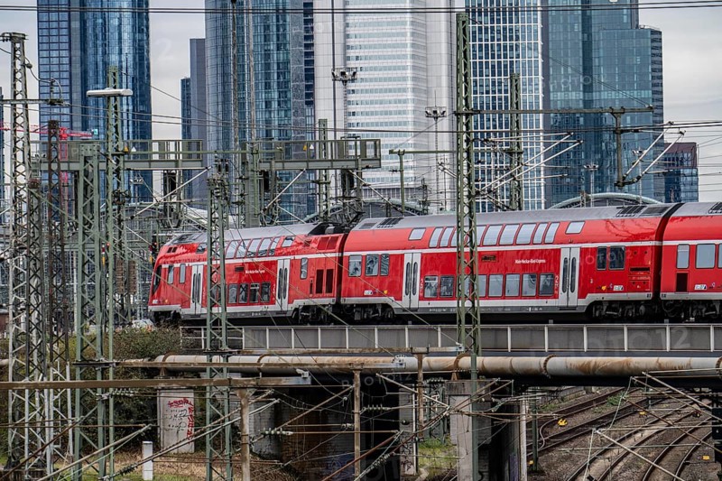 Regional train on the track in front of Frankfurt am Main main station, Skyline, Hesse, Germany, Europe