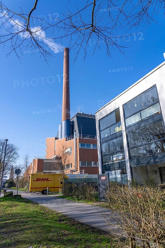 The Igony heating plant in Essen-Rüttenscheid, a district heating plant fuelled by natural gas, which supplies the Essen University Hospital and the Alfried Krupp Hospital, among others, and these residential buildings with district heating all year round, North Rhine-Westphalia, Germany, Europe