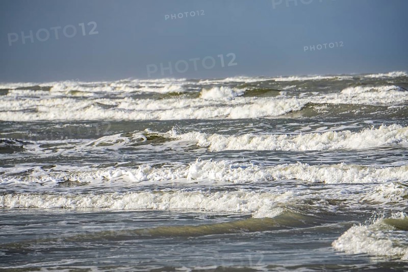 North Sea, Spiekeroog Island, autumn, North Sea beach, rising tide, waves, East Frisian Islands, Lower Saxony, Germany, Europe
