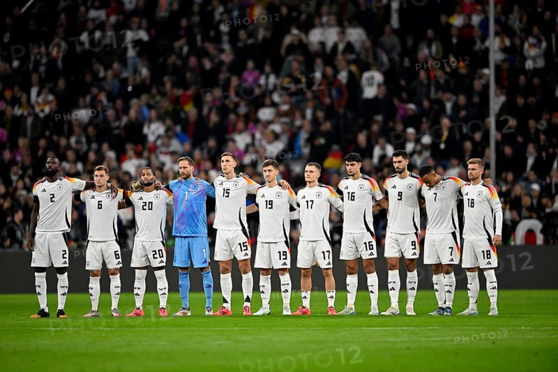 Germany national team, remembrance, mourning, minute's silence in memory of Johan Neeskens NED and Dieter Burdenski GER, UEFA Nations League international match between Germany and the Netherlands, Allianz Arena, Munich, Bavaria, Germany, Europe