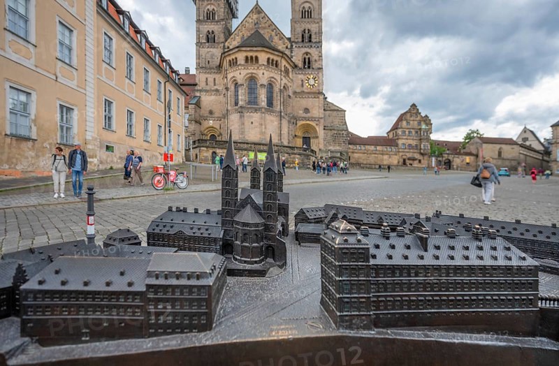 Bronze model of Bamberg Cathedral and Old Town on the cathedral square, behind the cathedral, Bambnerg, Upper Franconia, Bavaria, Germany, Europe