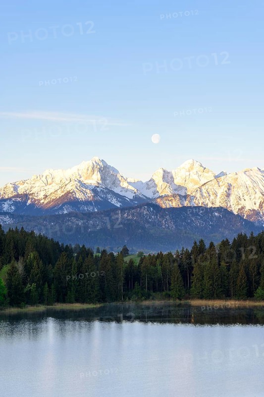 Hegratsrieder See near Füssen, Allgäu Alps, snow, moon, dawn, Allgäu, Bavaria, Germany, Europe