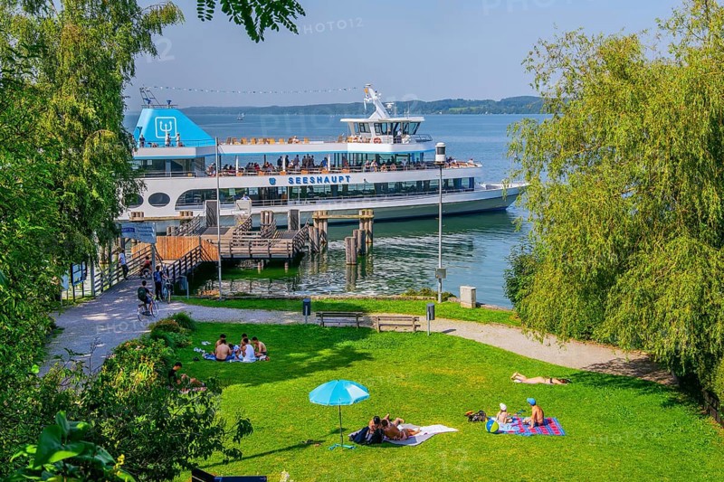 Jetty with tour boat, Seeshaupt, Lake Starnberg, Bavarian Alpine Foreland, Upper Bavaria, Bavaria, Germany, Europe