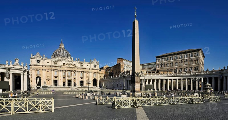 St Peter's Cathedral, St Peter's Basilica, obelisk, Vatican palaces, St Peter's Square, Vatican, Rome, Lazio, Italy, Europe
