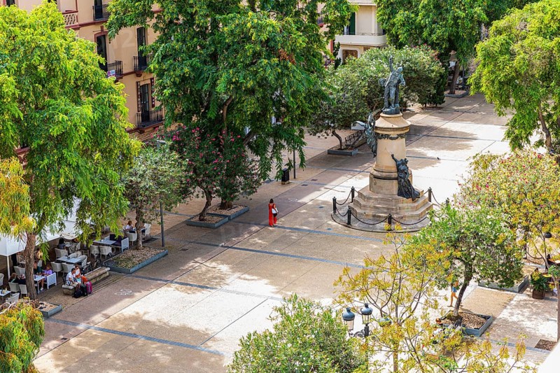Monument to General Vara de Rey in the pedestrian zone, lined with trees, Eivissa, Ibiza Town, Ibiza, Balearic Islands, Mediterranean, Spain, Europe