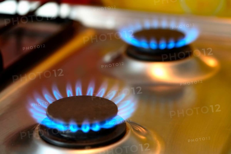 Gas flame, two-burner gas hob, gas, energy prices, studio