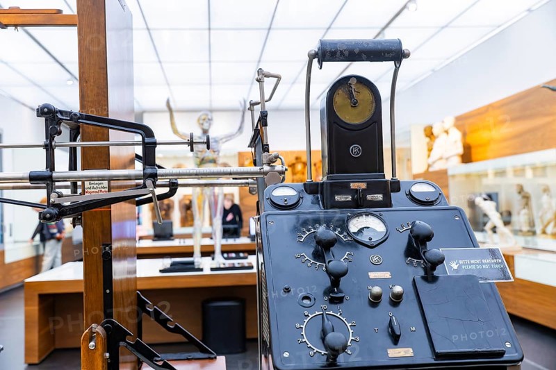 Founded in 1912, the Deutsches Hygiene-Museum is a museum in Dresden. It sees itself as a public forum for science, culture and society. X-ray facility around 1925