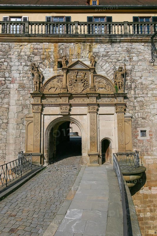 Portal, gate, round arch, bridge, cobblestones, stone figures, coat of arms, relief, decoration, Hohentübingen Palace, Museum of the University of Tübingen MUT, higher education institution, historical building, place of learning, Renaissance complex built in the 16th century, Eberhard Karls University of Tübingen, Tübingen, Baden-Württemberg, Germany, Europe