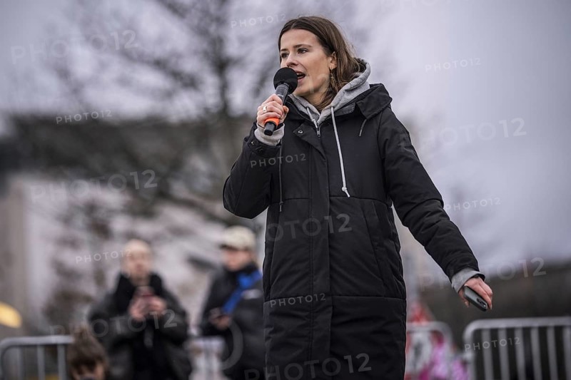 150, 000 people gather around the Bundestag in Berlin to build a human wall against the shift to the right in society. We are the firewall chanted demonstrators from a wide range of social groups. Recordings on 03.02.2024 in Berlin Activist Luisa Neubauer