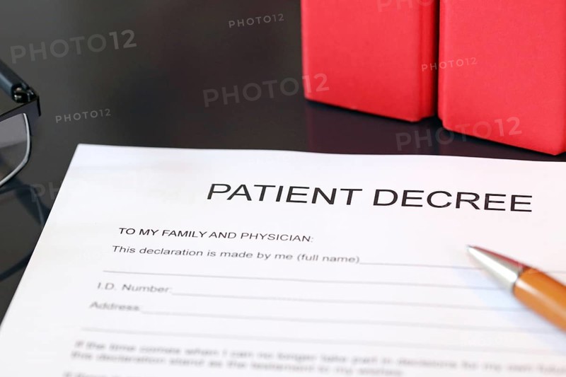 Symbolic image: Healthcare proxy, living will in English on a desk