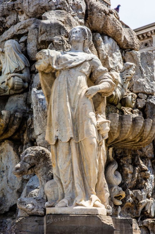 Fontana dei quattro continenti, Fountain of the Four Continents, Giovanni Mazzoleni, 1750, Piazza Unità d'Italia in the heart of the city, surrounded on three sides by magnificent neoclassical buildings, Trieste, harbour city on the Adriatic, Friuli, Italy, Trieste, Friuli, Italy, Europe