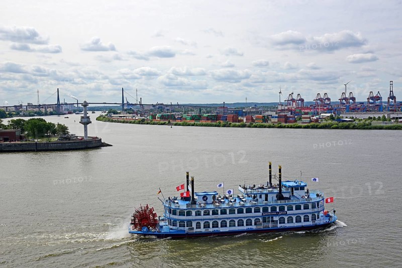 Europe, Germany, Hanseatic City of Hamburg, Elbe, Harbour, View to Köhlbrand with view to Köhlbrand High Bridge, paddle steamer Louisiana Star, Europe