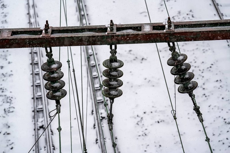 Onset of winter with lots of fresh snow and temperatures below -5 degrees during the day, railway line between Essen and Bochum, except for a few regional connections, all trains cancelled at times, snow-covered railway facilities, near Essen, North Rhine-Westphalia, Germany, Europe