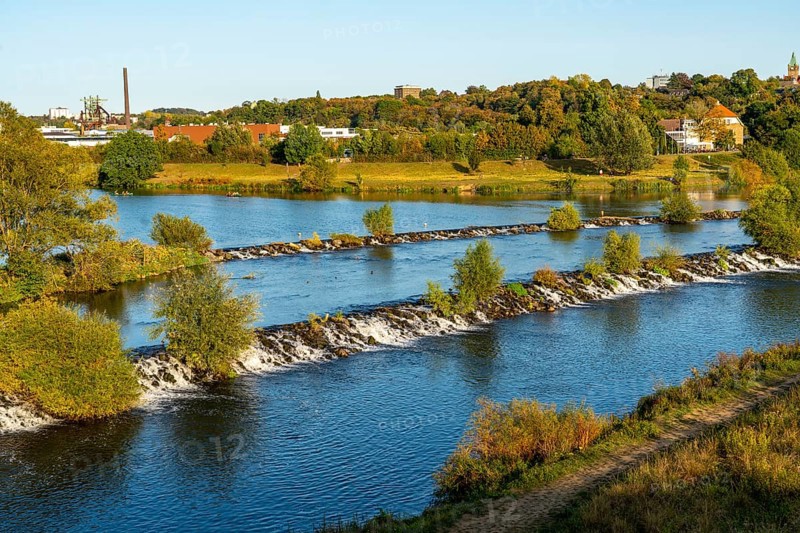 The Ruhr weir, barrage of the Ruhr near Hattingen, on the Ruhr Valley cycle path, behind the LWL Industrial Museum Henrichshütte, North Rhine-Westphalia, Germany, Europe