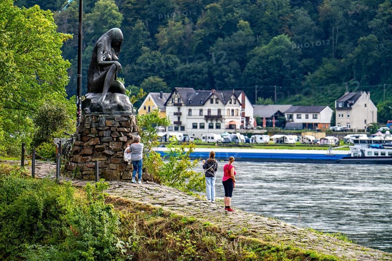 Upper Middle Rhine Valley, Loreley statue on the top of the harbour dam pier near St. Goarshausen, Rhineland-Palatinate, Germany, Europe