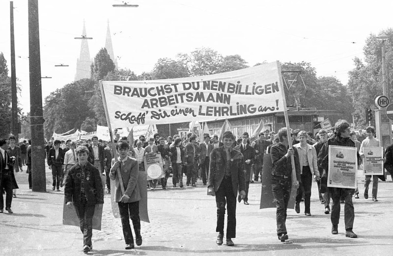 DEU, Germany, Dortmund: Personalities from politics, business and culture from the years 1965-71, Cologne. DGB demonstration for better education, apprenticeships and against youth unemployment ca. 1965, Europe