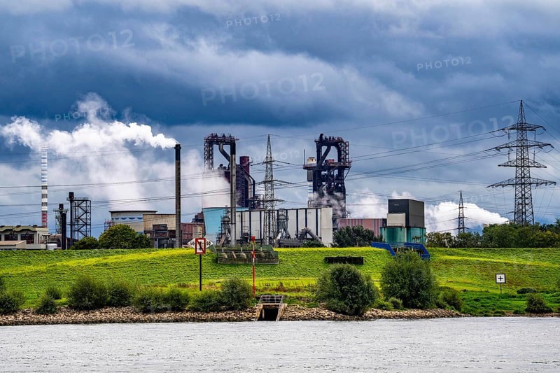 Thyssenkrupp Steel steelworks in Duisburg-Bruckhausen, blast furnaces 8 and 9, Rhine, Duisburg, North Rhine-Westphalia, Germany, Europe