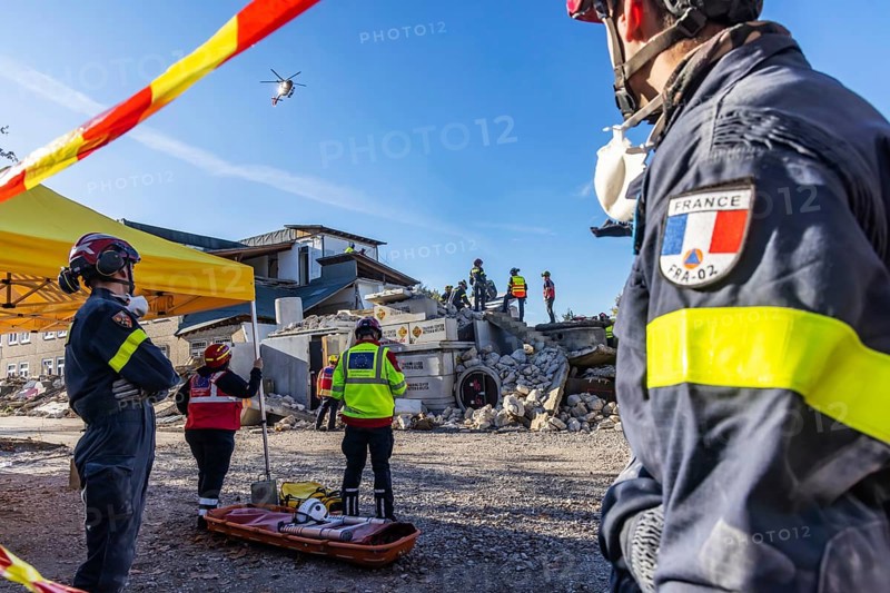International disaster control exercise Magnitude with more than 1000 rescuers. They are rehearsing an emergency after a fictitious earthquake on the Upper Rhine. The large-scale exercise, co-financed by the European Union, is intended to practise the cooperation of rescue teams from different nations. The focus was on a debris section at the TCRH Training Centre Rescue and Relief in Mosbach, Baden-Württemberg, Germany, Europe