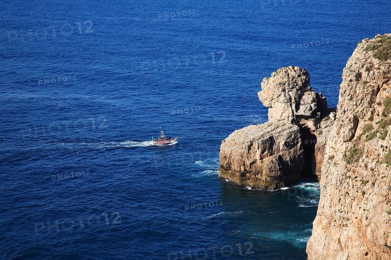 Cliffs at Sagres, near Cabo de São Vicente, the most south-westerly point of the European mainland, Algarve, Portugal, Europe