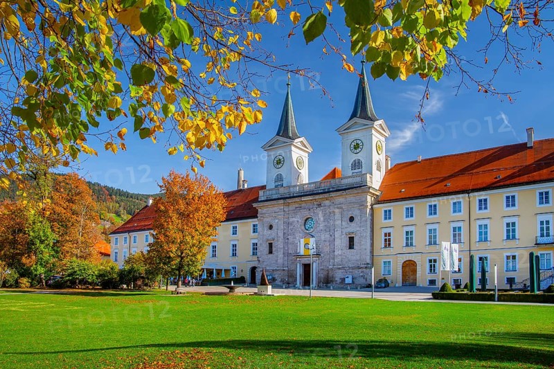 Monastery castle with Tegernsee brewery in autumn, Tegernsee, Tegernsee, Tegernsee valley, Mangfall mountains, Bavarian Alps, Upper Bavaria, Bavaria, Germany, Europe
