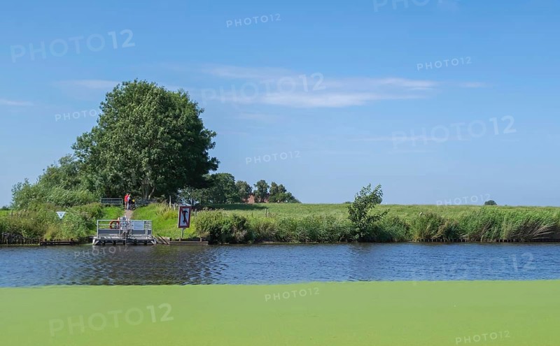 Pünte on a canal, crank pünte, ferry without motor drive, East Frisia, Lower Saxony, Germany, Europe