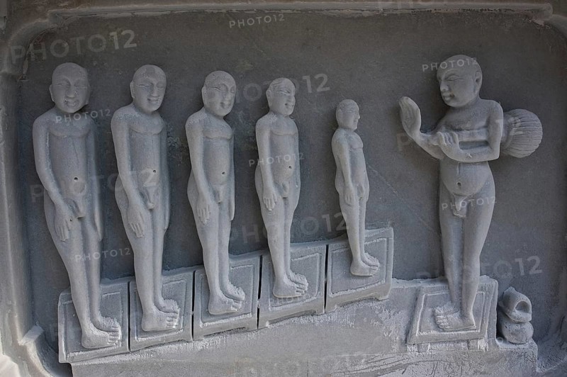 Jaïn sculpture depicting jaïn monks from the digambar sect, recently carved marble bas relief at Kundalpur, Madhya pradesh, India, Asia