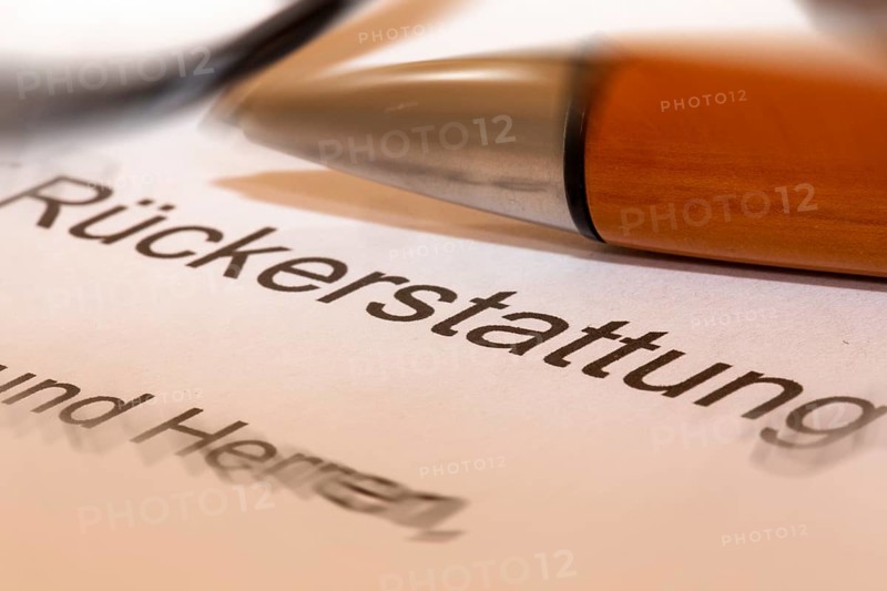 Symbolic image Application for reimbursement: close-up of a cover letter