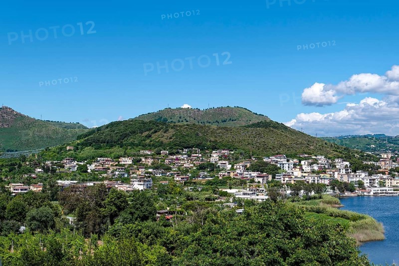 Monte Nuovo, the new mountain, is a volcanic cone located at the western end of the Phlegraean Fields in the Naples region. The mountain was formed as an ejecta from the last volcanic eruption in 1538 and is now part of the Natura 2000 nature reserve of the same name. Pozzuoli, Campania, Italy, Southern Europe, Europe