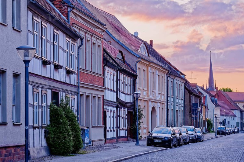 Weberstraße, a cobbled street with mainly half-timbered houses in the old town centre of Stendal in the Altmark. Hanseatic city of Stendal, Saxony-Anhalt, Germany, Europe