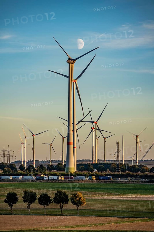 Wind farm near Bad Wünnenberg, Ostwestfalen Lippe, along the A44 motorway, North Rhine-Westphalia, Germany, Europe