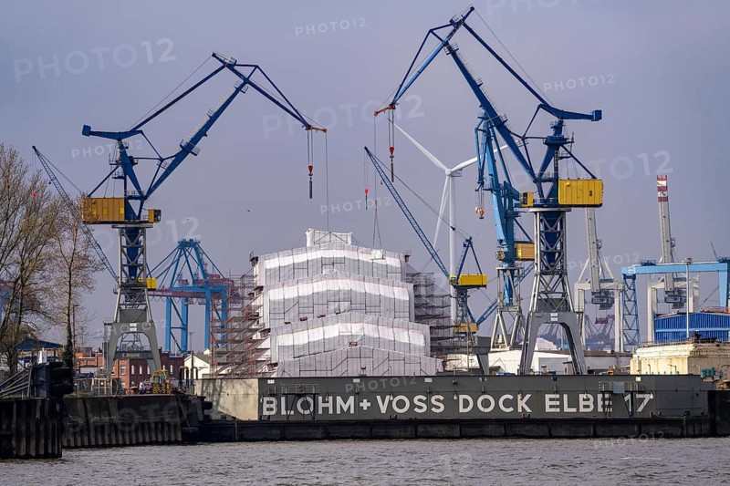 Port of Hamburg, Blohm + Voss shipyard, Dock Elbe 17, scaffolded ship, Hamburg, Germany, Europe