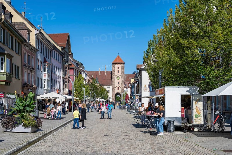 Pedestrian zone, shopping street with the Obertor, historic town gate of Villingen, Villingen-Schwenningen, Black Forest district, Baden-Württemberg, Germany, Europe