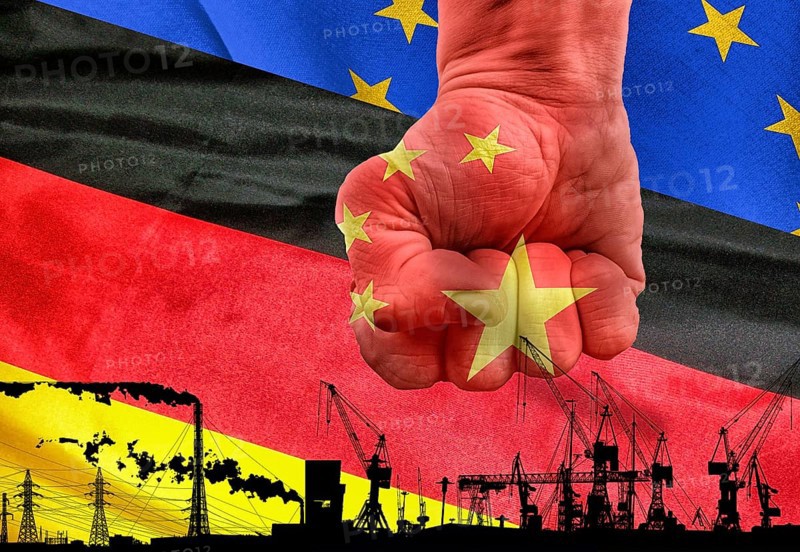 Symbolic image, China threat, fragile alliances, China vs USA-EU-Japan, Western value system, world stock markets, protectionism, communism, freedom, dictatorship, human rights, open trade, economic systems, directional decision, democracy, liberal society