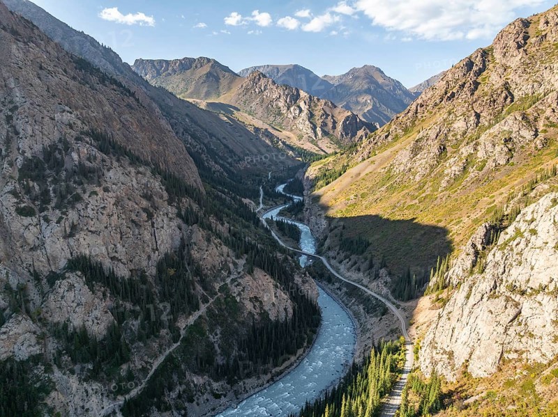 Mountain landscape with river in a narrow mountain valley in autumn, Little Naryn or Kichi-Naryn, Eki-Naryn Gorge, Naryn Province, Kyrgyzstan, Asia