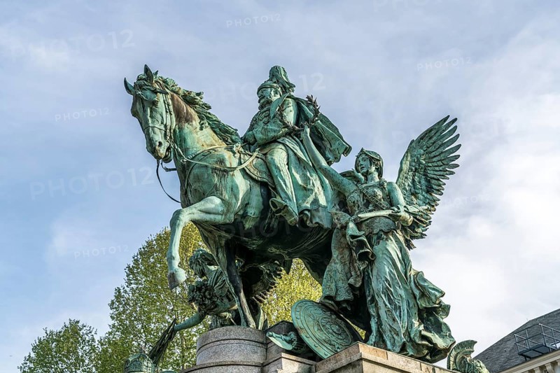 Kaiser Wilhelm I monument on Martin-Luther-Platz, state capital Düsseldorf, North Rhine-Westphalia, Germany, Europe