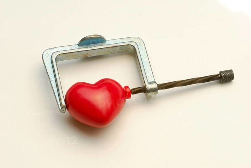 Heart in clamp screw, heart pain, cut-out, object