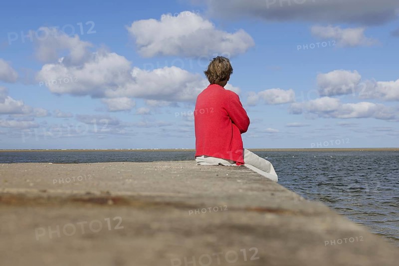Elderly tourist on the island of Borkum, 22.07.2024