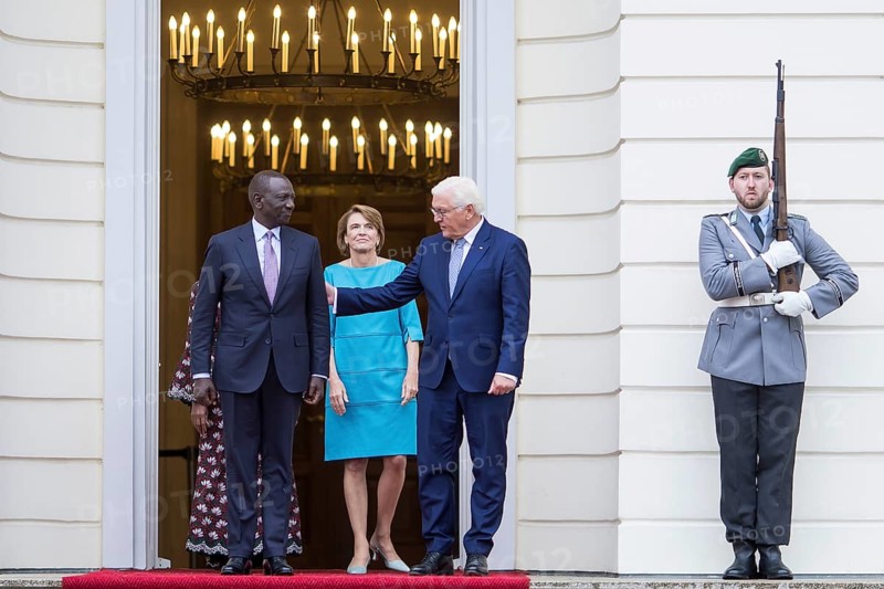 William Samoei Ruto (President of the Republic of Kenya), Elke Büdenbender (woman of the Federal President) and Frank-Walter Steinmeier (President of the Federal Republic of Germany) at the Federal President's Citizens' Festival in the Bellevue Palace Gardens, Berlin, 13 September 2024
