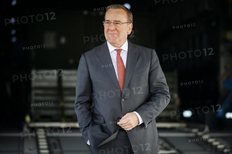 Federal Minister of Defence Boris Pistorius, SPD, bids farewell to the 20 or so soldiers of the Lithuanian brigade pre-commando at BER Airport. Here during a press statement. The pre-commando is set to grow to a deployment force of around 150 members of the German Armed Forces by the fourth quarter of 2024. The army brigade will be reorganised in Lithuania with the name Panzerbrigade 45. Following the official commissioning of the brigade in 2025, the other forces will be deployed starting in 2025. The Lithuanian brigade should be operational by the end of 2027. Berlin, 08.04.2024
