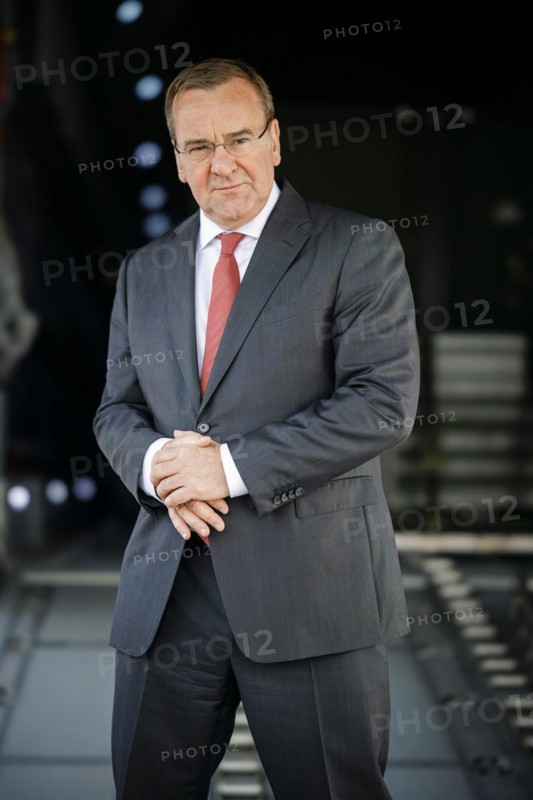 Federal Minister of Defence Boris Pistorius, SPD, bids farewell to the 20 or so soldiers of the Lithuanian brigade pre-commando at BER Airport. Here during a press statement. The pre-commando is set to grow to a deployment force of around 150 members of the German Armed Forces by the fourth quarter of 2024. The army brigade will be reorganised in Lithuania with the name Panzerbrigade 45. Following the official commissioning of the brigade in 2025, the other forces will be deployed starting in 2025. The Lithuanian brigade should be operational by the end of 2027. Berlin, 08.04.2024